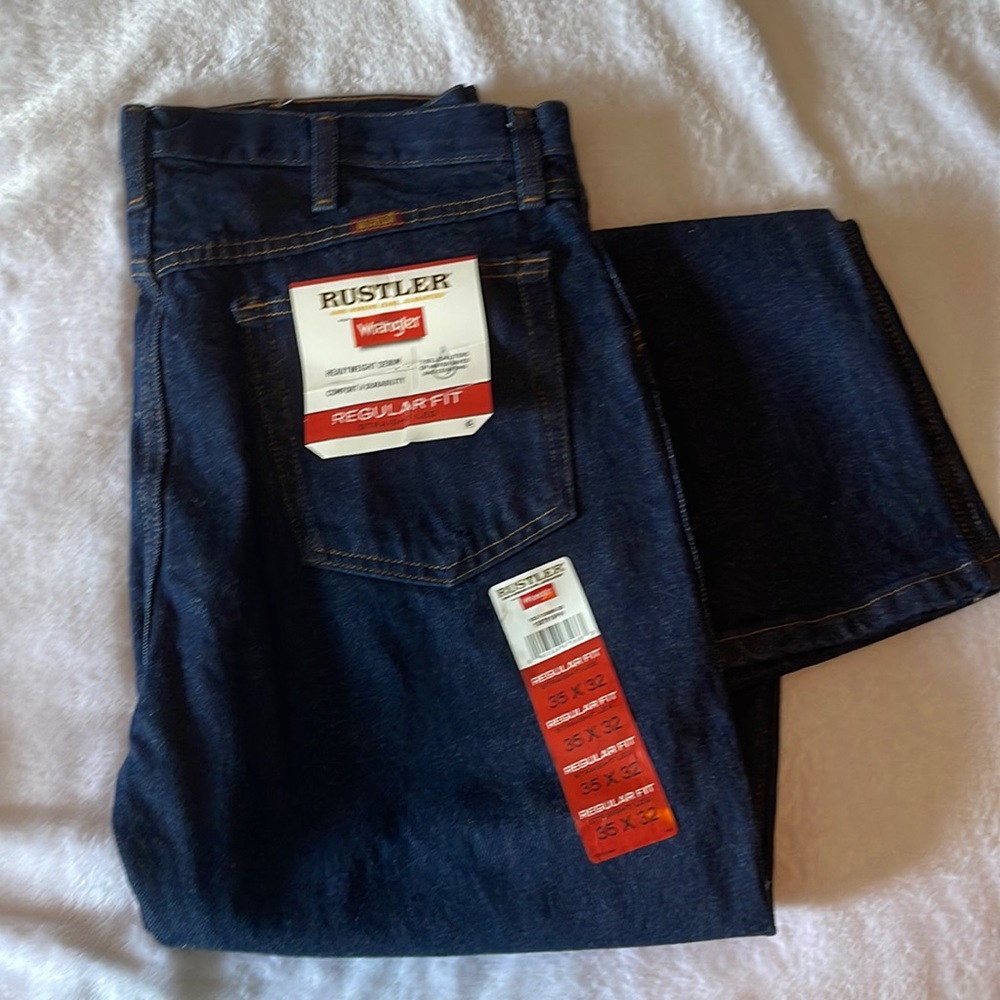 Brand new w/tags rustler wrangler jeans reg fit/straight leg size 35 x 32.